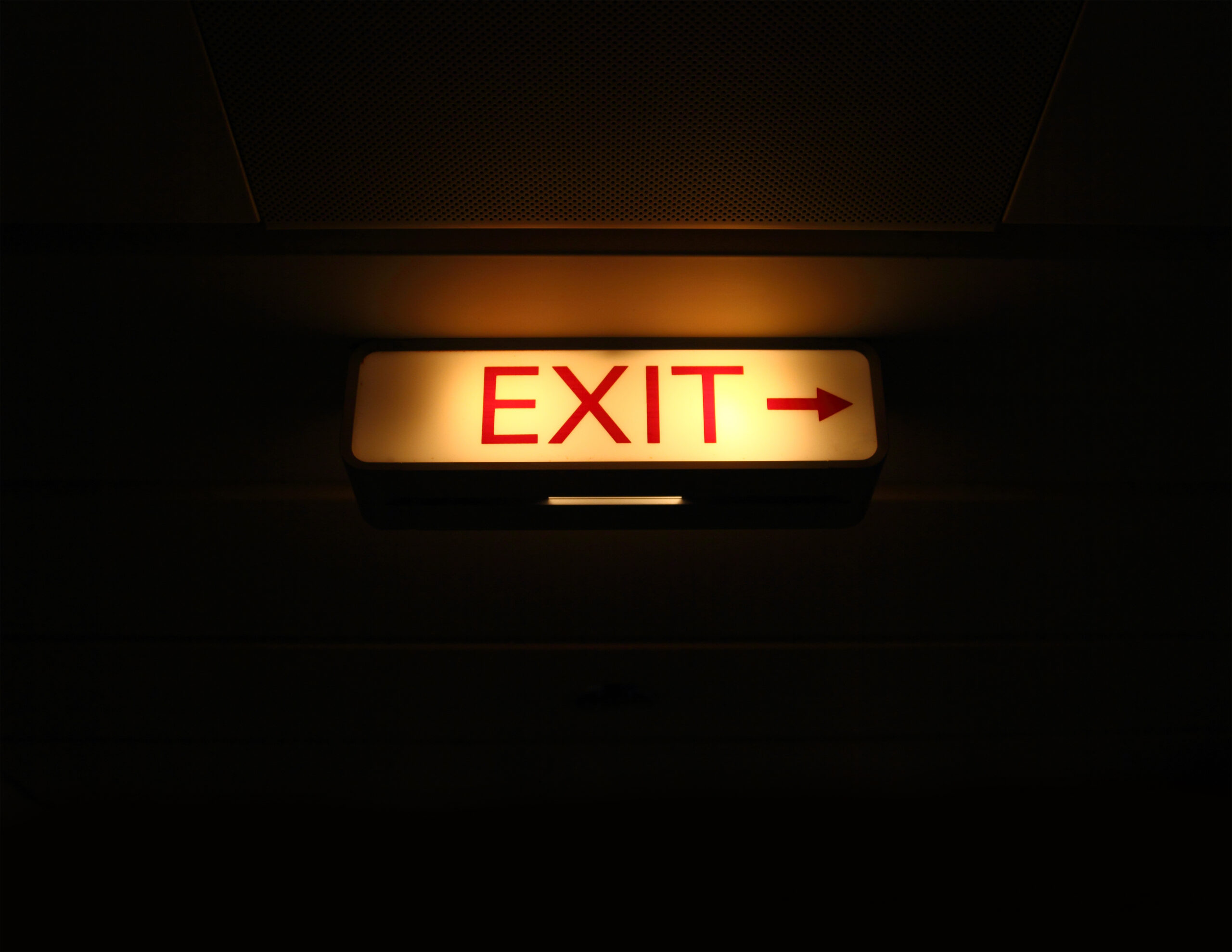 High-visibility emergency escape lighting by Currant Live, compliant with BS 5266-1 standards for business premises in the West Midlands.
