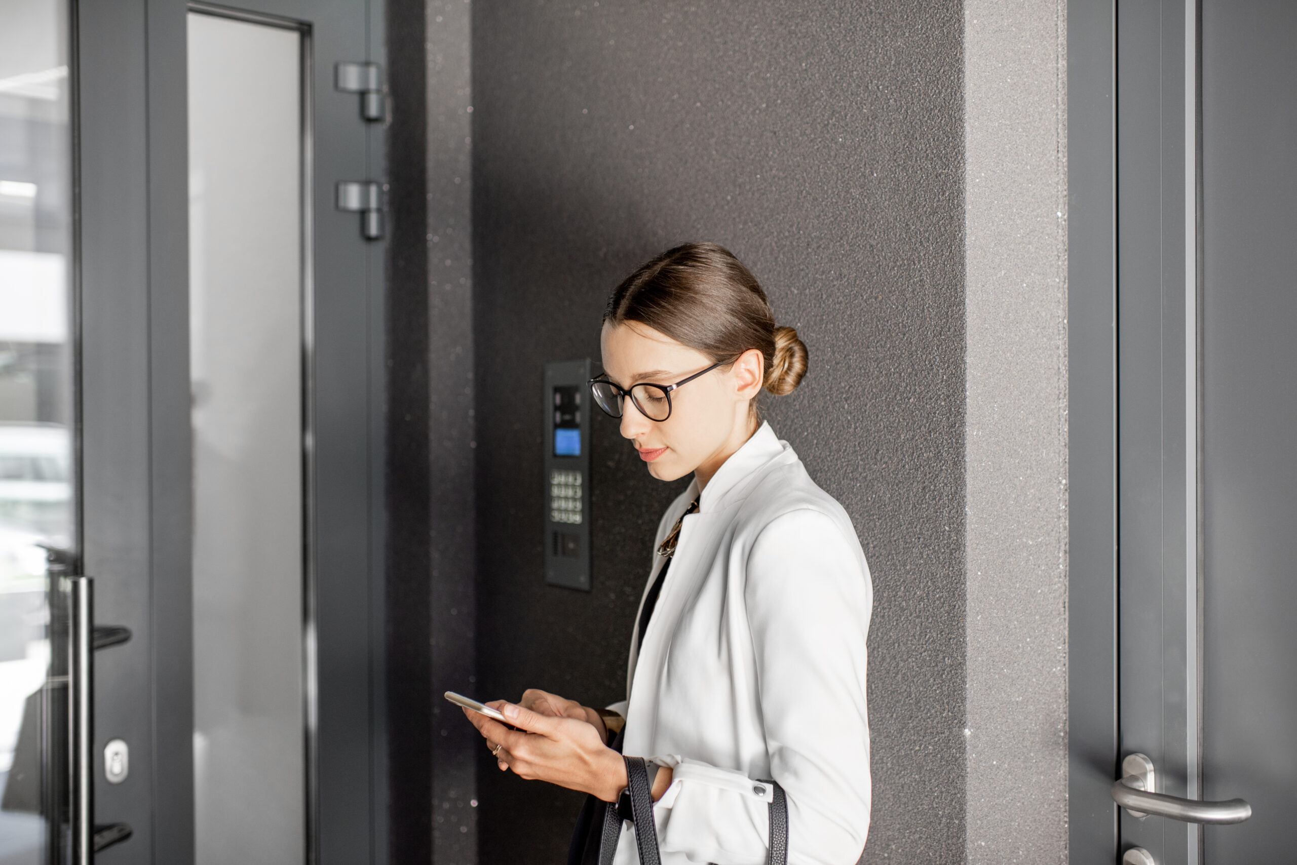 A modern electronic access control solution for businesses by Currainlive, ensuring restricted entry and asset protection for commercial properties.
